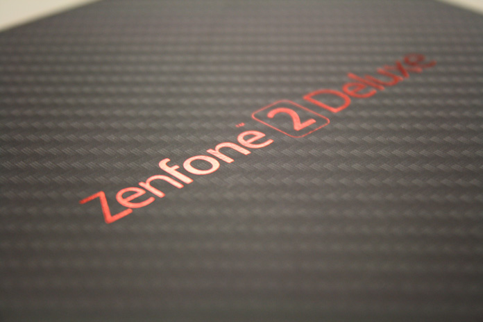 ZenFone 2 Deluxe Special Edition - Box-01