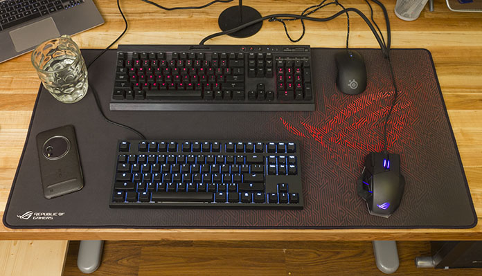 The Extra Large Rog Sheath Gaming Mat Made Me Rethink My Mouse Pad Edge Up