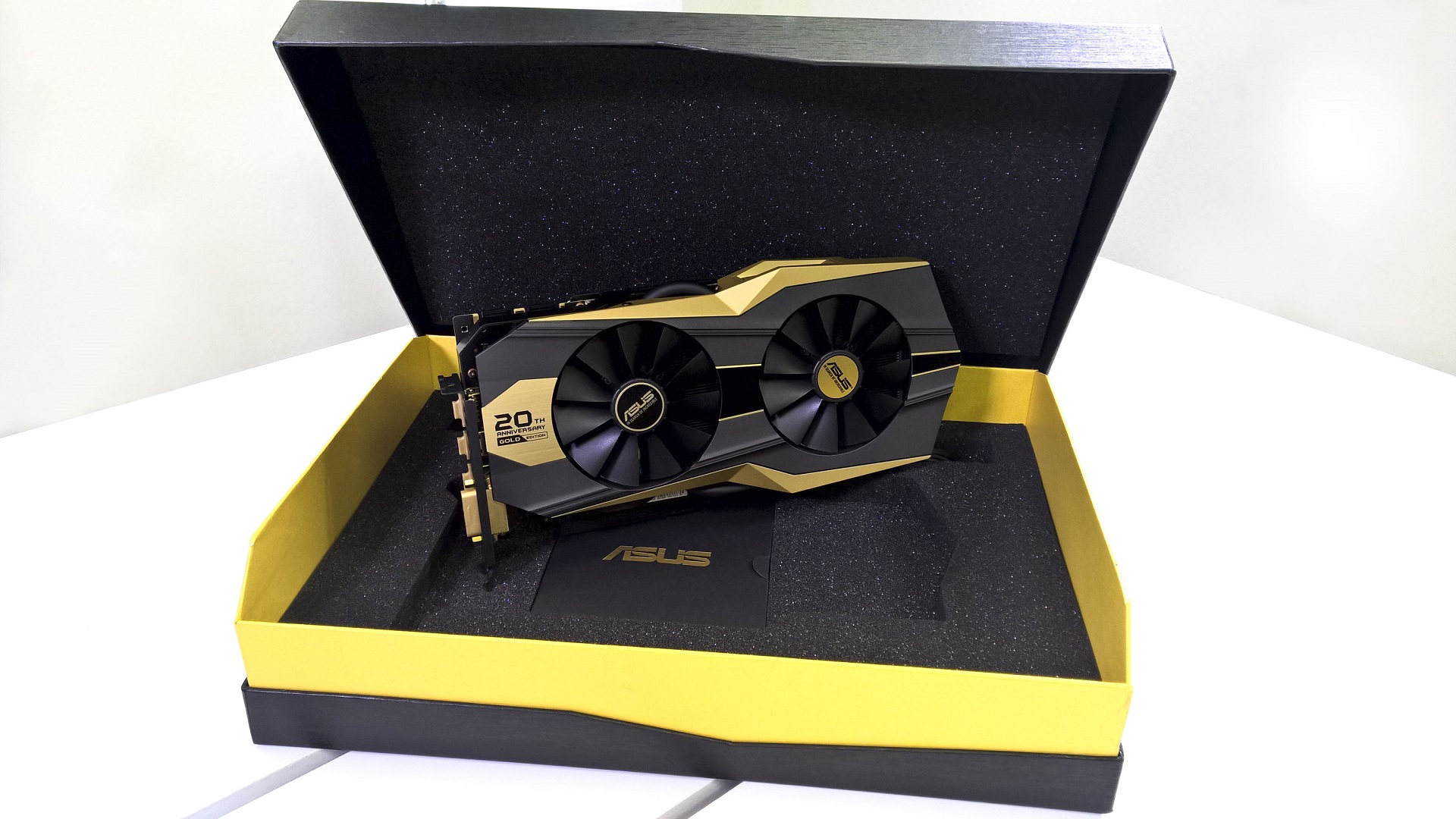 Gtx 980 ti online 20th anniversary gold edition