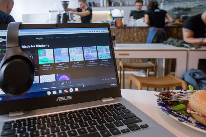 Doing More For Less Hands On With The 279 Asus Chromebook C423 - 