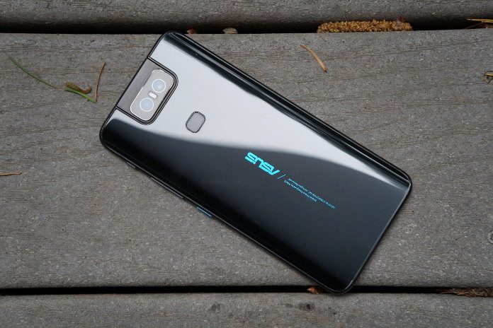 The Smallest Phone I've Tried in 2023 (ASUS Zenfone 10) 