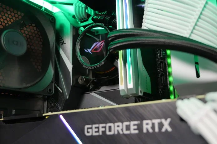 Building a pint-sized performer with the ROG Strix Z390-I