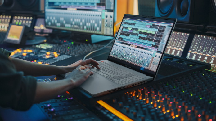 Mixing audio with Vivobook Pro laptop