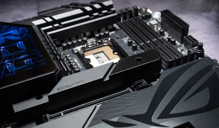 A closeup view of the heatsink that covers the PCIe 5.0 M.2 slot on the ROG Maximus Z790 Dark Hero motherboard