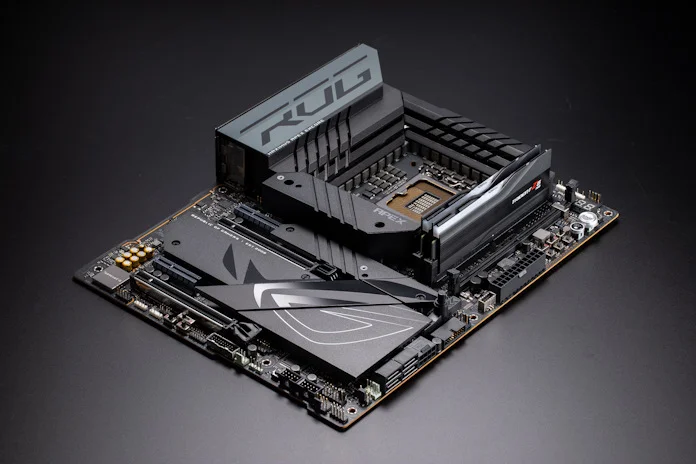 A closer look at the record-setting ROG Maximus Z790 Apex Encore