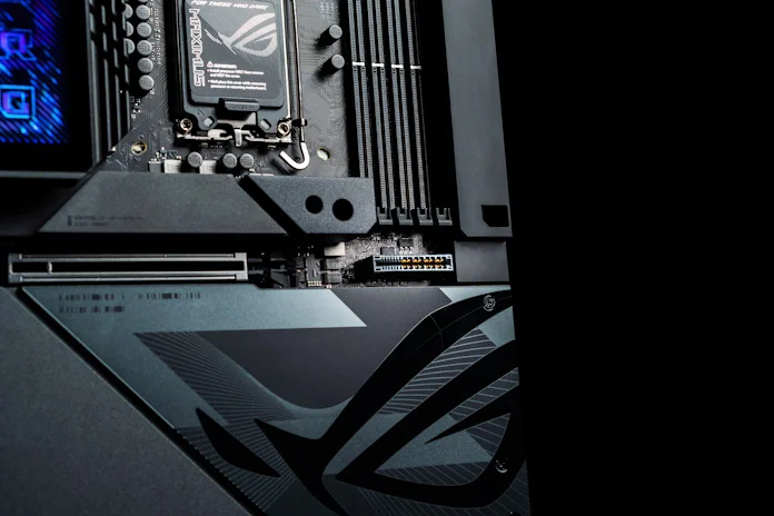 The graphics card high-power slot on the the ROG Maximus Z790 Hero BTF motherboard
