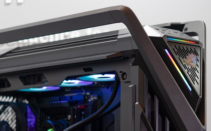 A look at the front I/O panel of the ROG Hyperion GR701 BTF Edition chassis