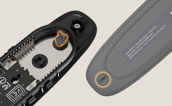 An infographic showing the tool-free drive installation with the ASUS Cobble