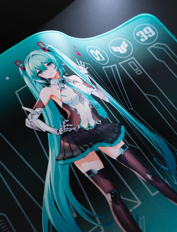 Hatsune Miku's signature character on the surface of the TUF Gaming P1 Hatsune Miku Edition mouse pad