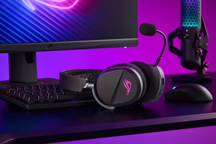 The ROG Pelta in a full PC gaming setup 