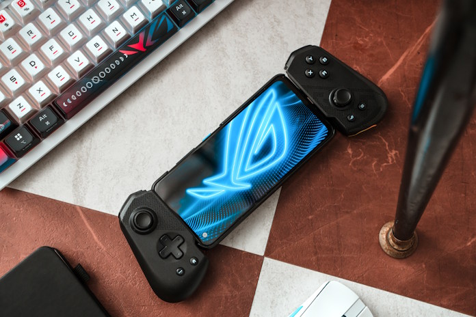 The ROG Tessen mobile controller