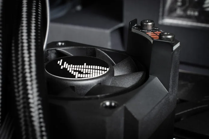 The embedded pump fan 