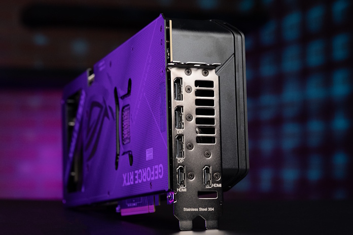 The I/O options of the ROG Strix GeForce RTX 5070 Ti graphics card